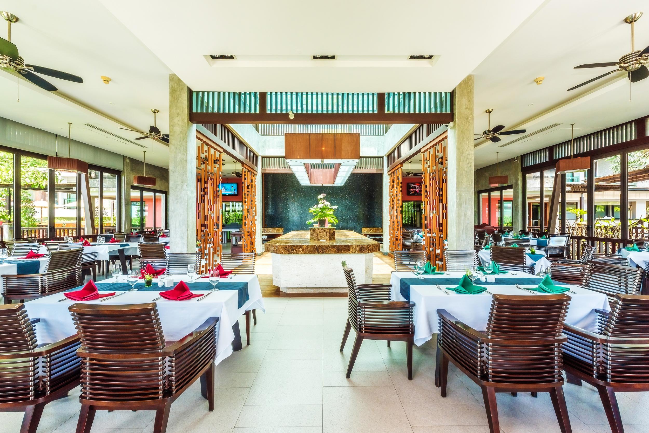 윈덤 씨 펄 리조트 푸켓  Patong 외부 사진 The restaurant at the hotel
