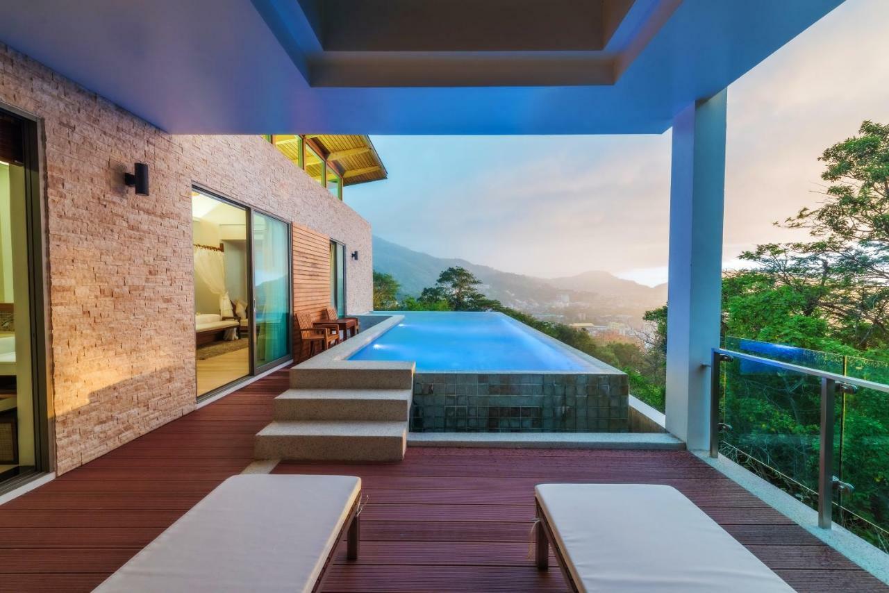 윈덤 씨 펄 리조트 푸켓  Patong 외부 사진 The view from the pool at the 1881 Heritage